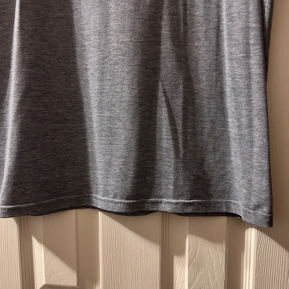 Men’s Under Armour Shirt - Picture 4 of 6